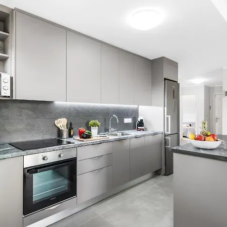 A31 Amazing 2 Bedroom With Terrace And Pool Appartement *